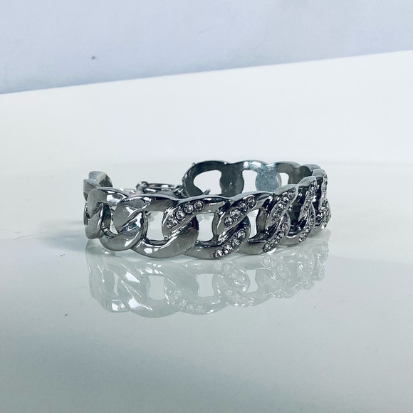 Guess Cuff Toggle Bracelet - Picture 5 of 7